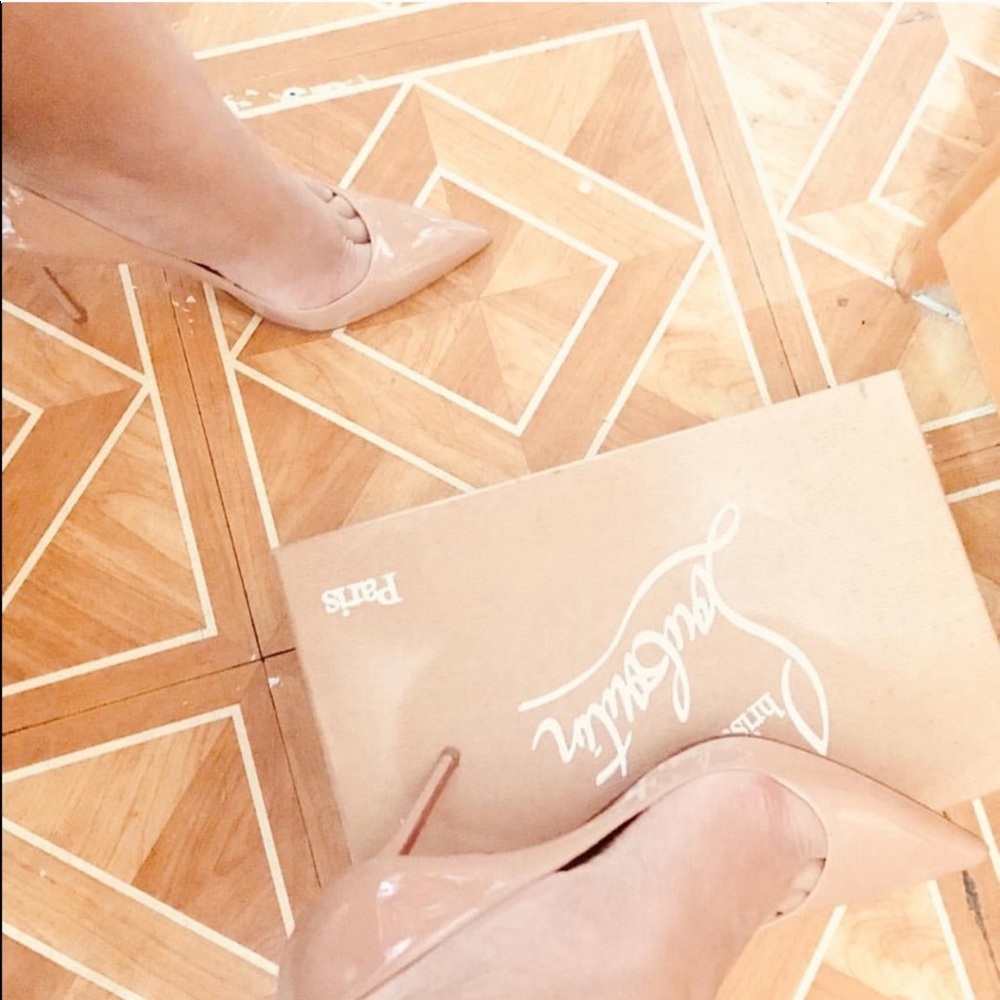 SOLD ❌❌❌ Christian Louboutin - Nude - Picture 1 of 8